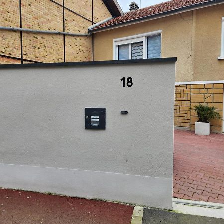Studio, Pas De Collocation Possible Warmeriville Esterno foto