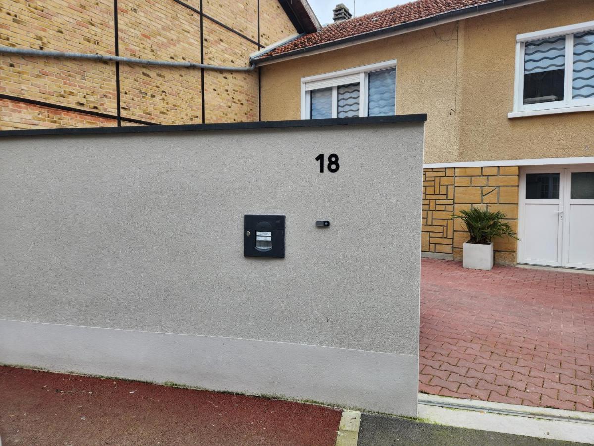 Studio, Pas De Collocation Possible Warmeriville Esterno foto